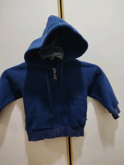 Chaqueta azul con capucha para niño - miniatura 1