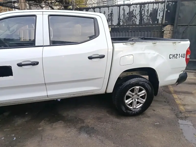 Camioneta pickup blanca - 2