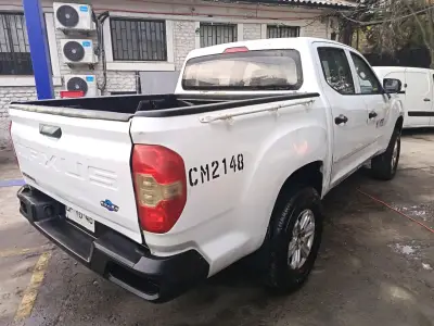 Camioneta pickup blanca - miniatura 3
