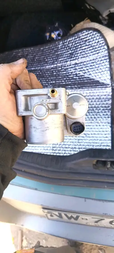 Regulador de presión de combustible - miniatura 1