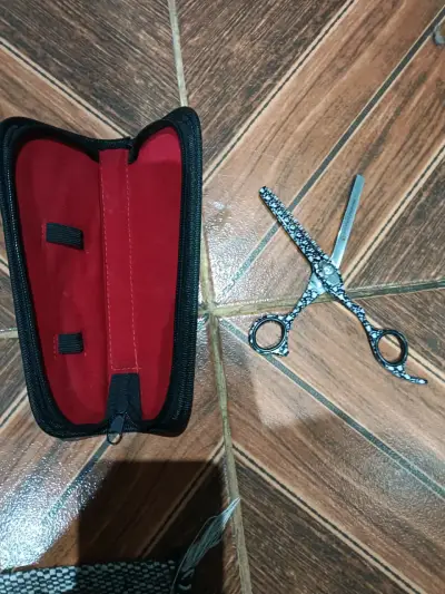 Tijera profesional para mascota con estuche - miniatura 1