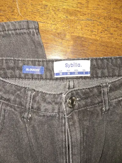 Jeans negros rasgados - miniatura 3