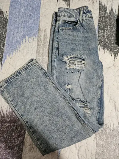 Jeans desgastados azul claro - miniatura 2