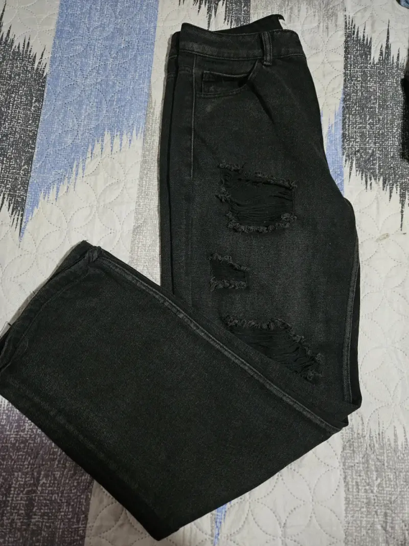 Jeans negros desgastados - 1
