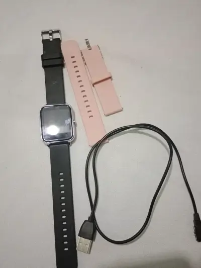 Smartwatch con correa adicional - miniatura 1