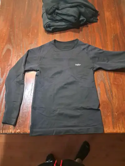 Polera térmica negra TOP - miniatura 1