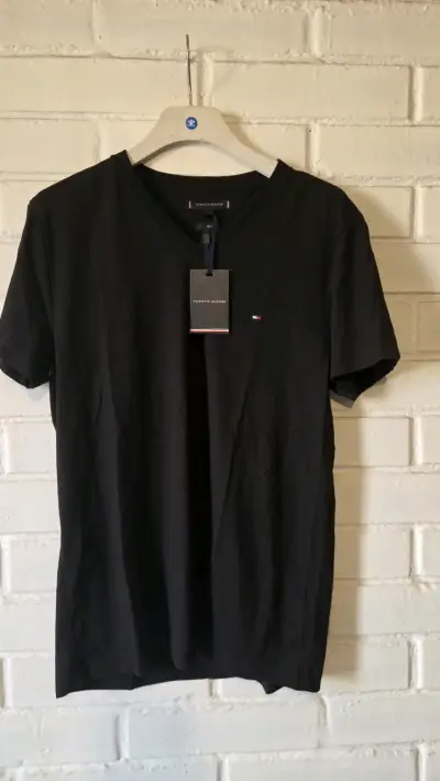 Polera negra Thommy slim fit - miniatura 1