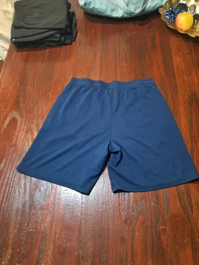Shorts deportivos azules - miniatura 2