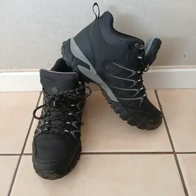 Botas trekking impermeables negras - miniatura 3