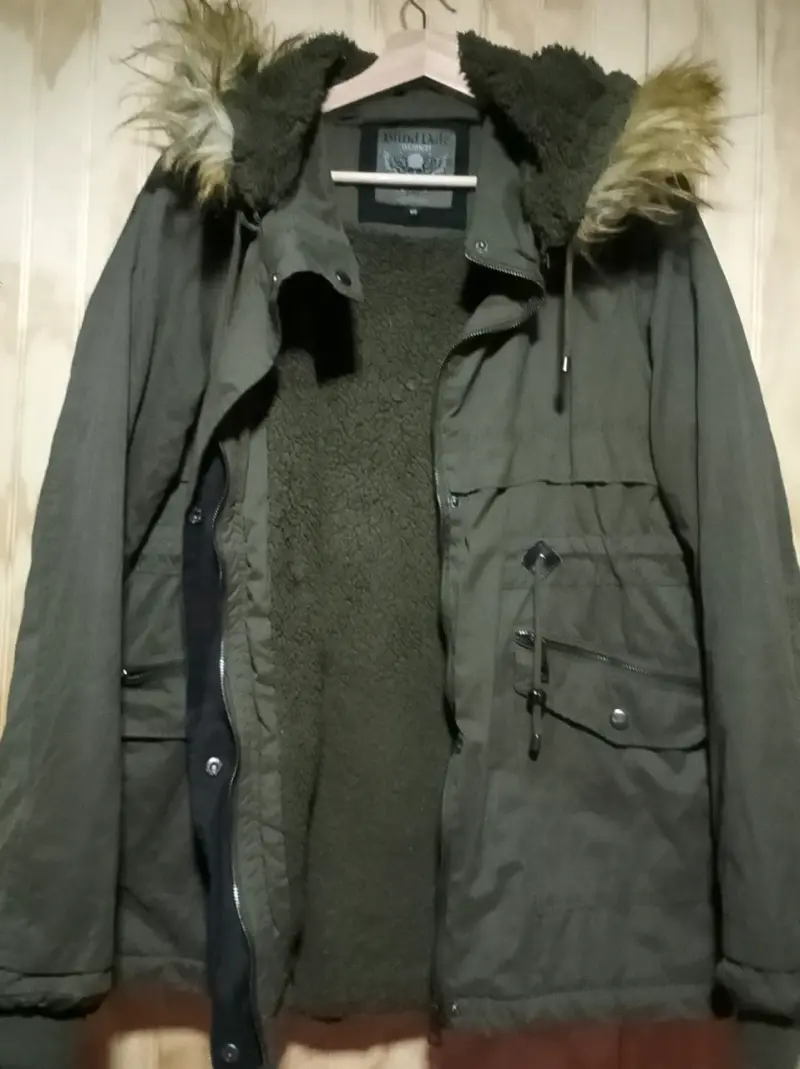 Chaqueta con chiporro ,gorro desmontable