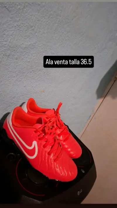 Zapatillas deportivas rojas talla 36.5 - miniatura 1