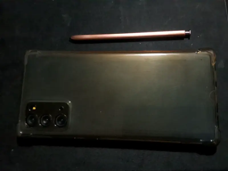 Smartphone con lápiz táctil - 1