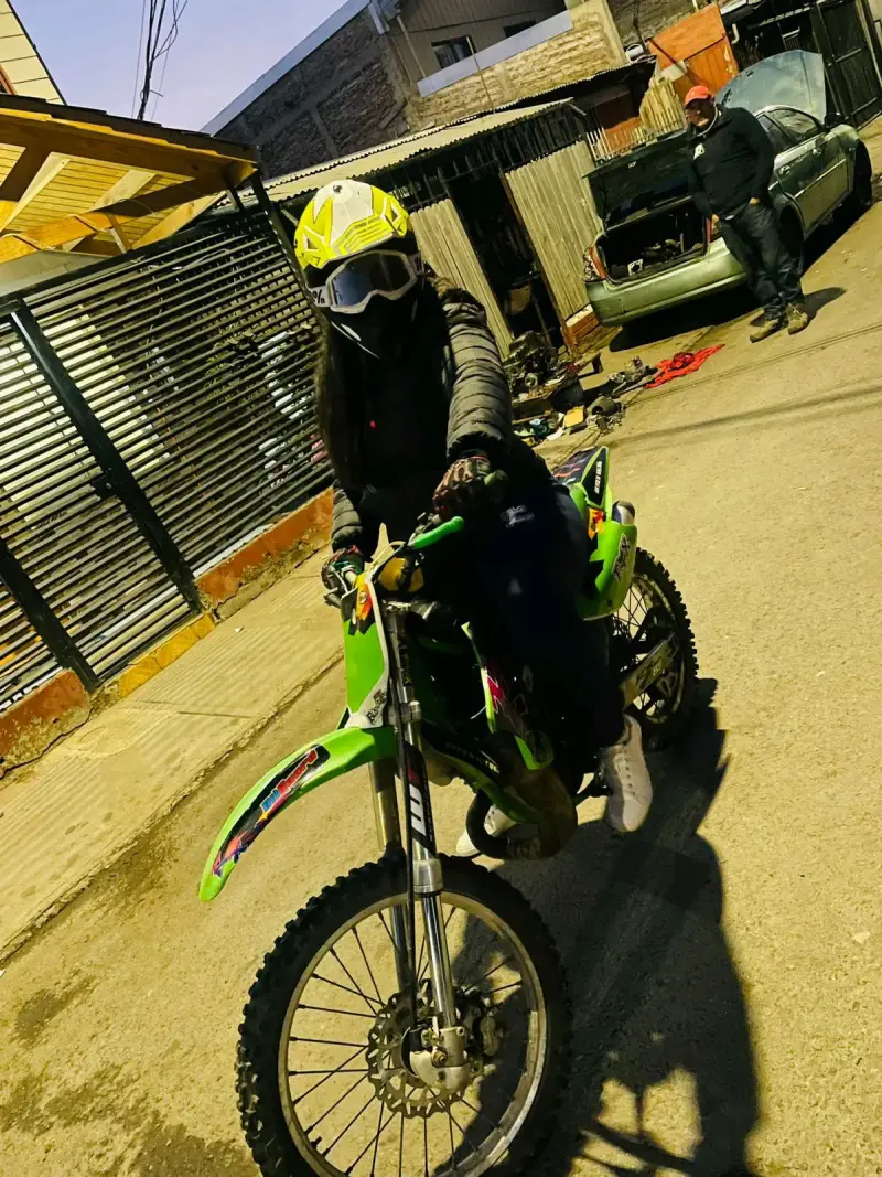 Moto de cross verde usada - 3