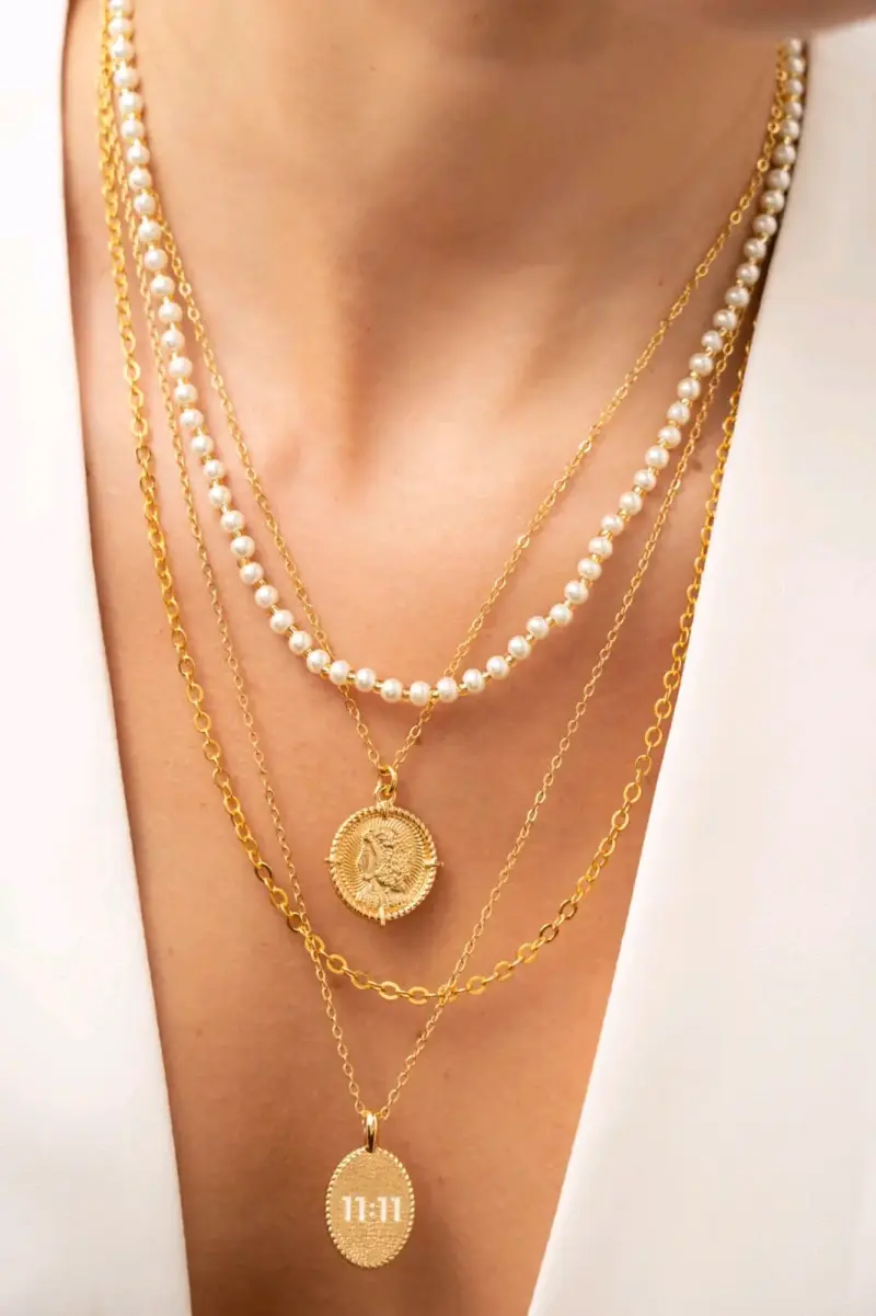 Collares dorados con perlas - 2