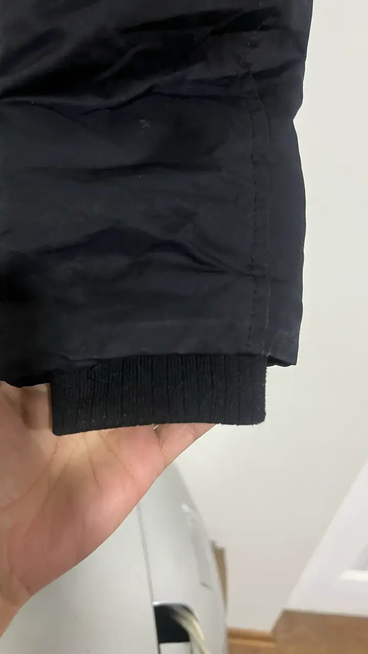 Parka negra con capucha - 3