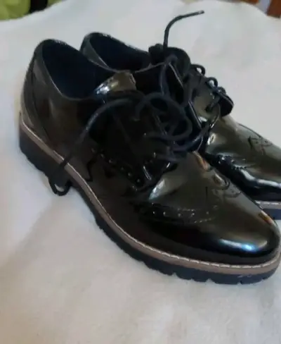 Zapatos formales negros charol - miniatura 1
