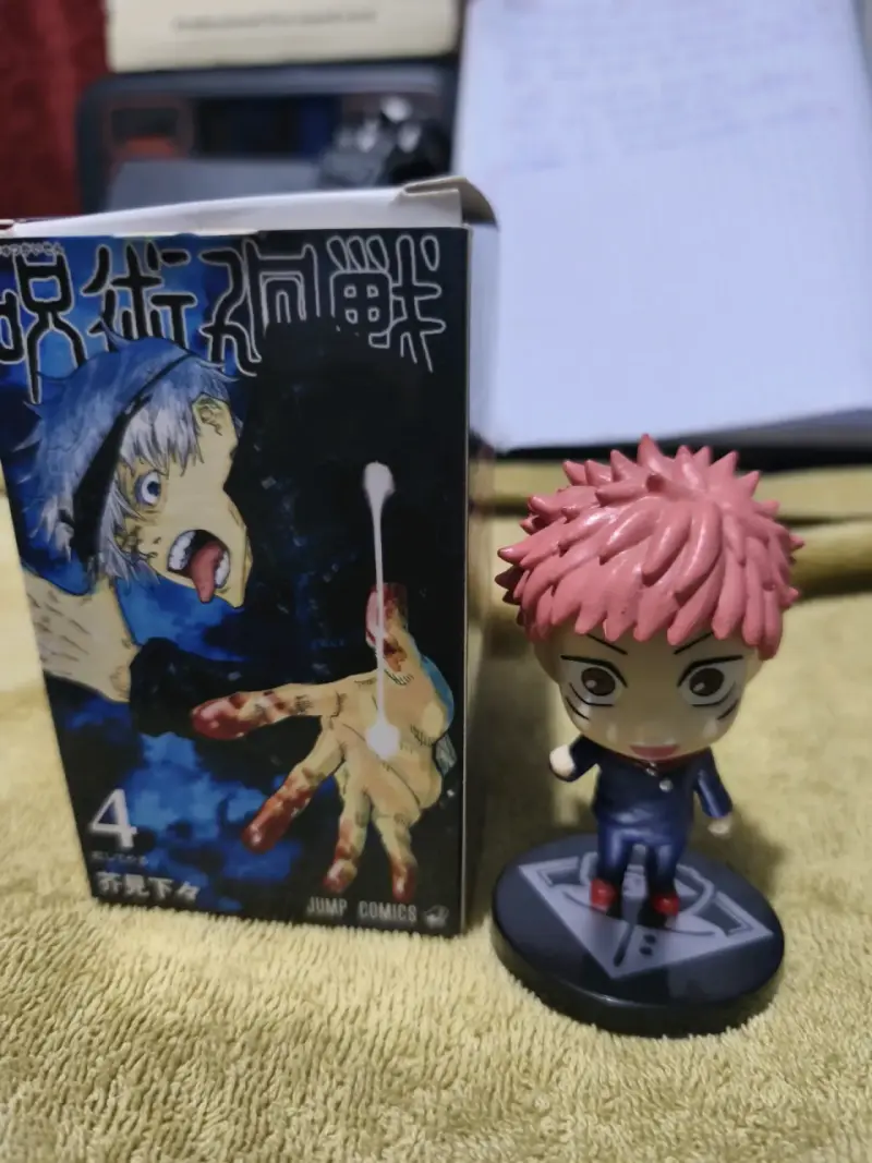 Figura y manga Jujutsu Kaisen