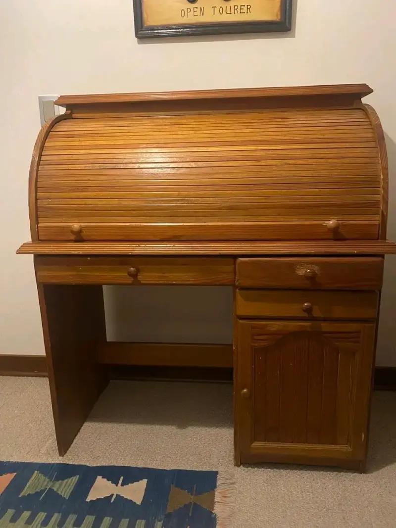 Escritorio de madera estilo persiana - 1