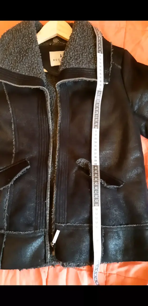 Chaqueta negra con forro de lana - 4
