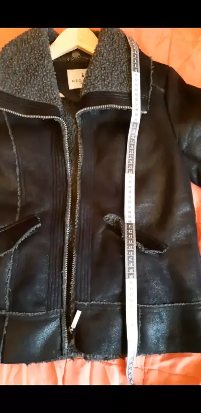 Chaqueta negra con forro de lana - miniatura 4