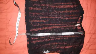 Blusa encaje negra semitransparente - miniatura 3
