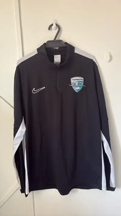 Polerón negro Nike deportivo - miniatura 1