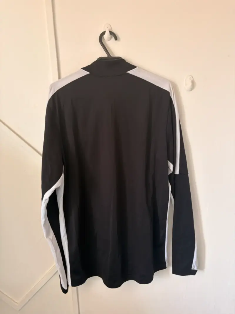 Polerón negro Nike deportivo - 2