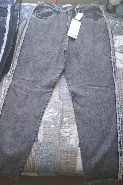 Jeans negros de mujer - miniatura 3