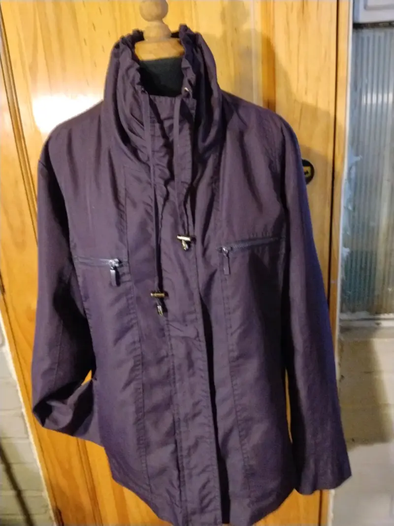 Chaqueta morada con cierre - 1