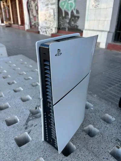 Consola Ps5 slim - miniatura 2