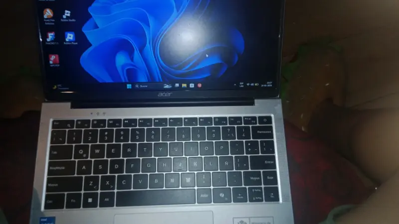 Notebook Acer con Windows 11 - 1