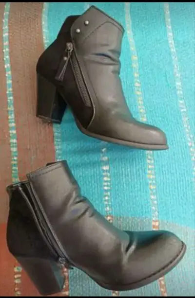 Botines Bitextura Via Uno - Talla 39 (Impecables) - miniatura 1