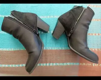 Botines Bitextura Via Uno - Talla 39 (Impecables) - miniatura 2