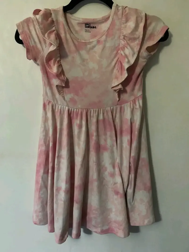 Vestido rosado con vuelitos - 1