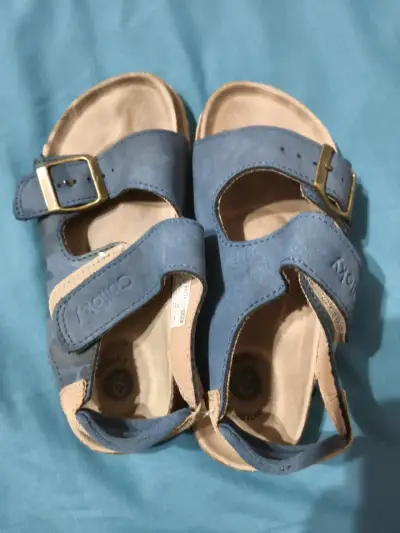 Sandalias azules de niño - miniatura 1