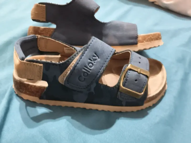 Sandalias azules de niño - 4