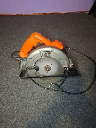 Sierra circular Black+Decker - miniatura 1