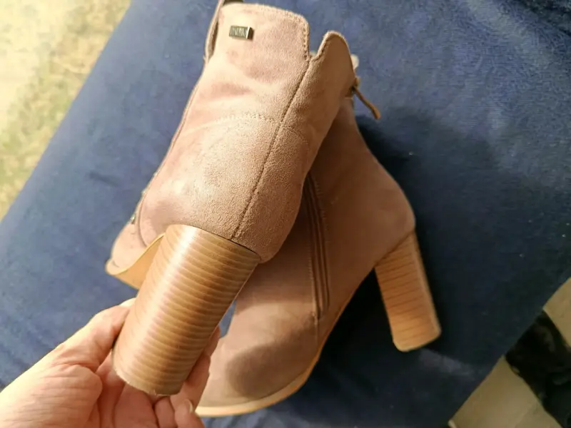 Botines Via Uno Camel Con Tachas -N 38 (Impecables - 2