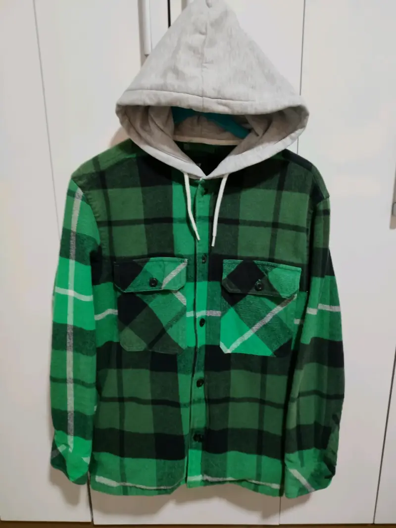 Chaqueta de franela verde con capucha - 1