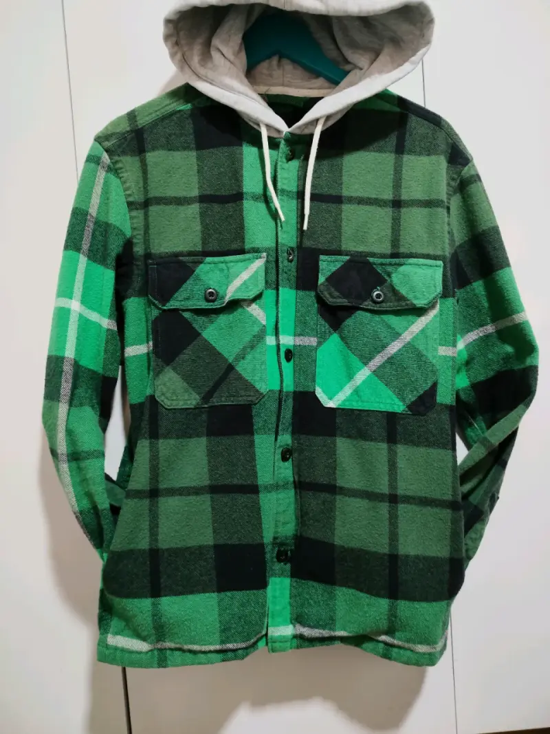 Chaqueta de franela verde con capucha - 3