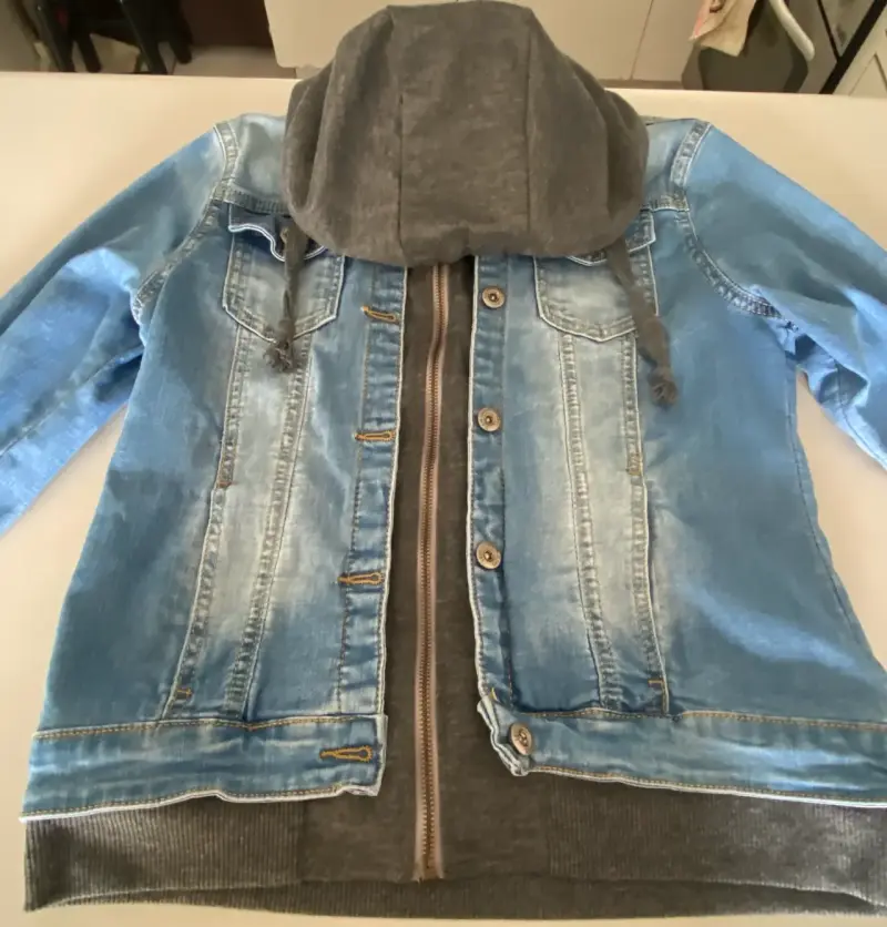 Chaqueta de mezclilla con capucha - 5