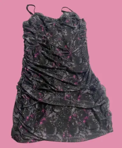Vestido corto negro y rosa - miniatura 1