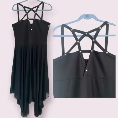 Vestido negro con tirantes cruzados - miniatura 1