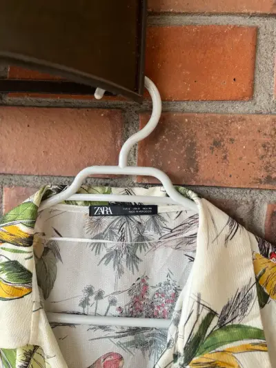 Vestido floral con cinturón Zara - miniatura 3
