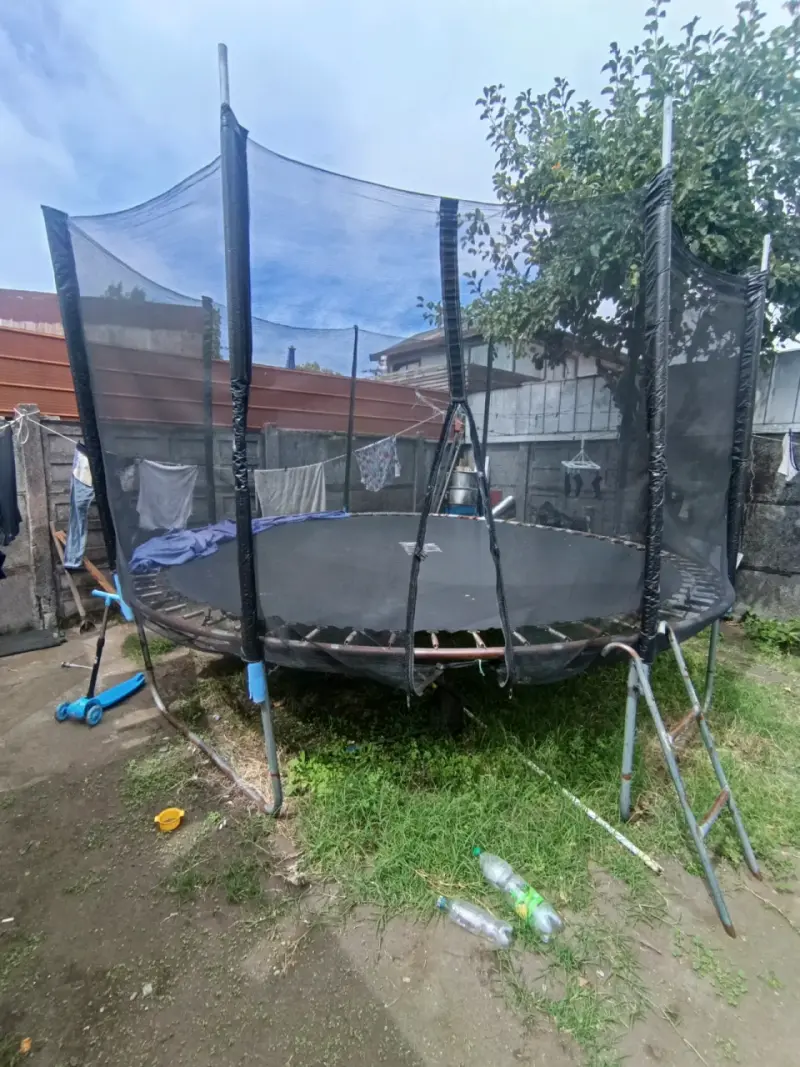 Trampolín con red de seguridad - 1