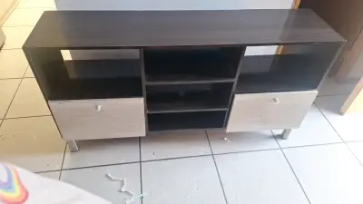 Mueble de TV bicolor con gavetas - miniatura 2