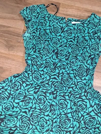 Vestido estampado floral verde - miniatura 2
