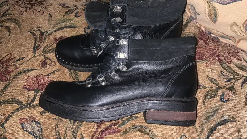 Botines negros de cuero - 1