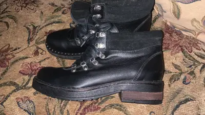 Botines negros de cuero - miniatura 1