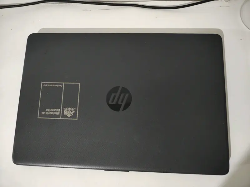 Laptop HP negra en buen estado - 3